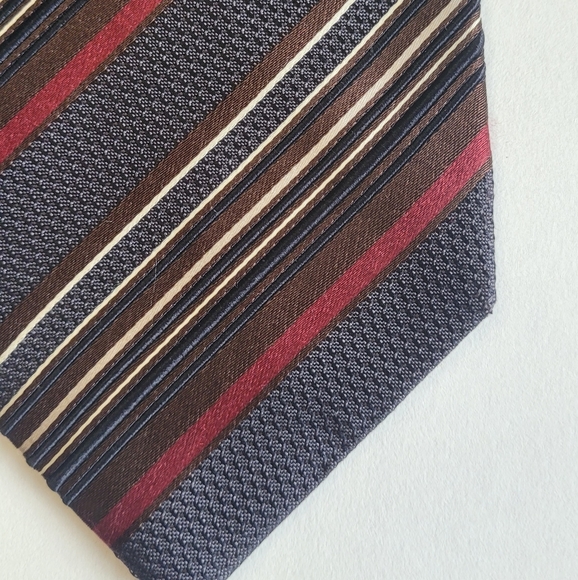 Elegant Hugo Boss Tie. Made in Italy. Mint condition - Picture 2 of 7